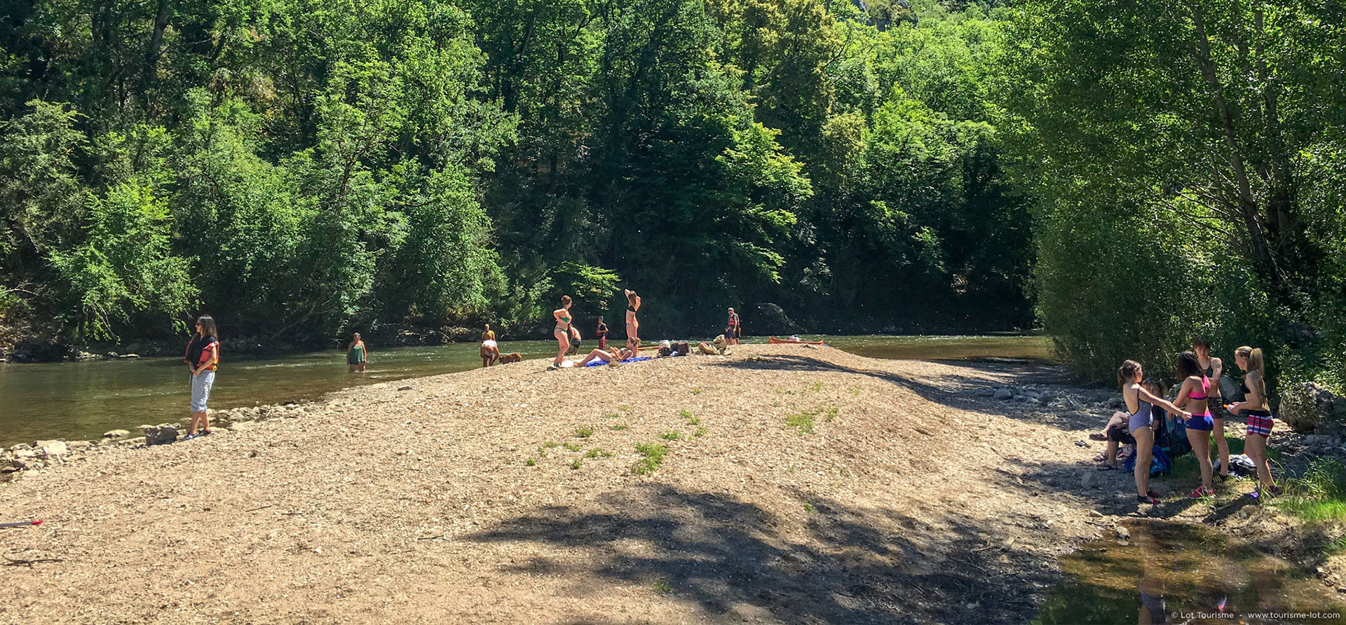 Piscine et rivière Camping Saint Cirq Lapopie